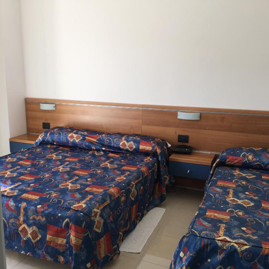 Hotel Athena Pesaro Dış mekan fotoğraf