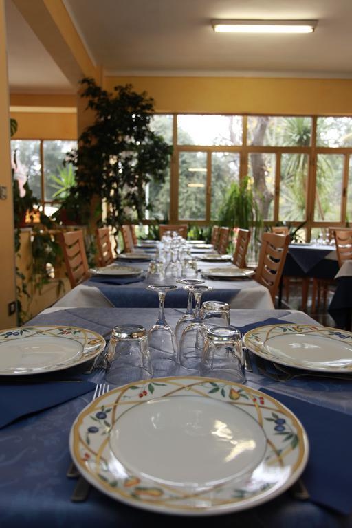 Hotel Athena Pesaro Dış mekan fotoğraf