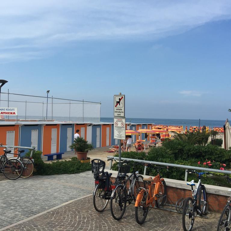 Hotel Athena Pesaro Dış mekan fotoğraf
