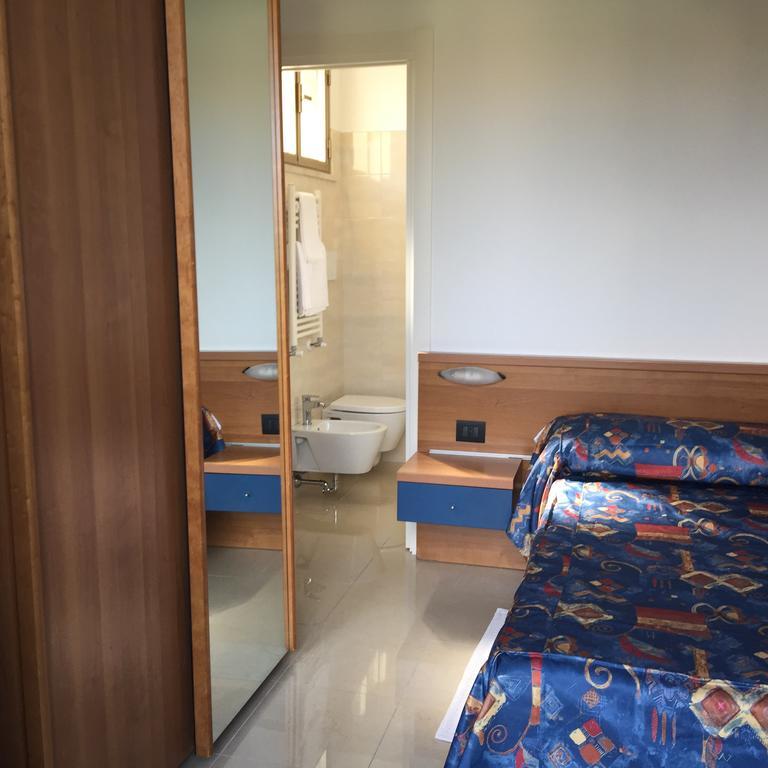 Hotel Athena Pesaro Dış mekan fotoğraf